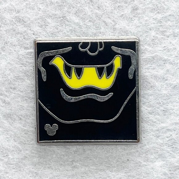 🔮 5/$25 Disney Smiling Villains Fantasia Chernabog Pin - Picture 1 of 3